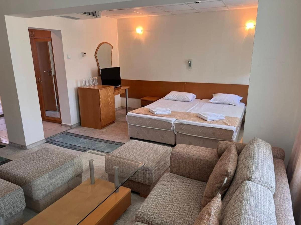 Хотел Диамант Hotel Diamond Balchik Luaran gambar